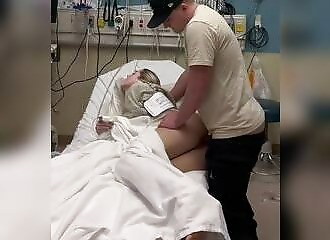 Baise rapide et risquée à l'hôpital